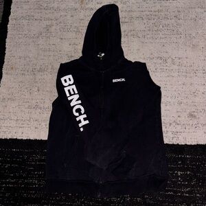 bench zip up logo